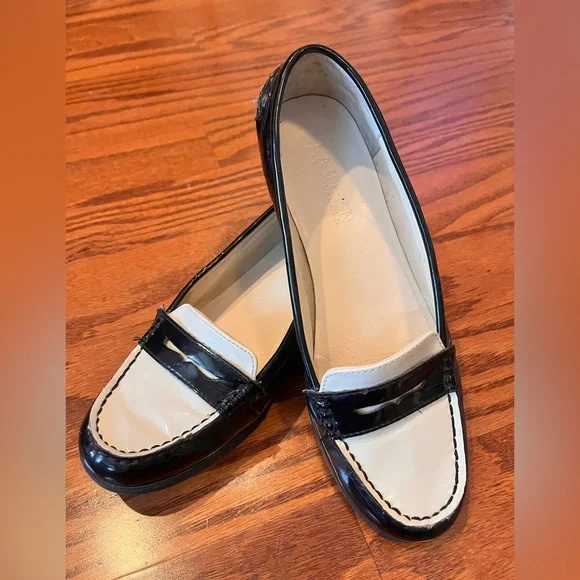 High-End Ralph Lauren Collection B&W Penny Loafers Women Size 8.5 All Leather - Picture 3 of 5